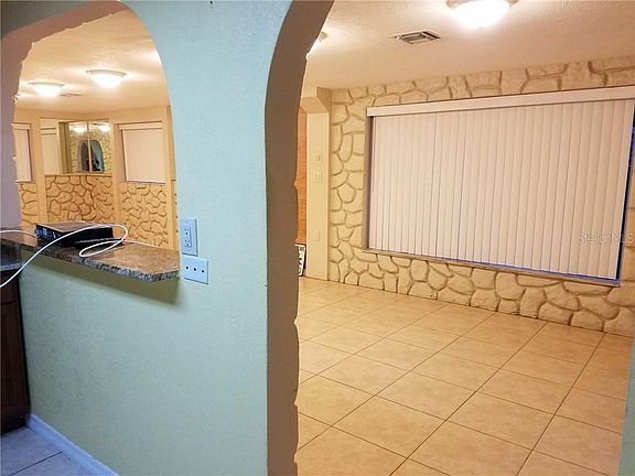 4th image of 5320 Blue Springs Dr
