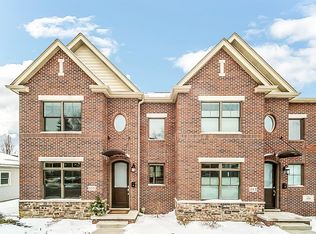 151 Chicago St, Valparaiso, IN 46383