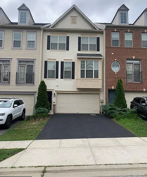 856 Nancy Lynn Ln — Photo 1
