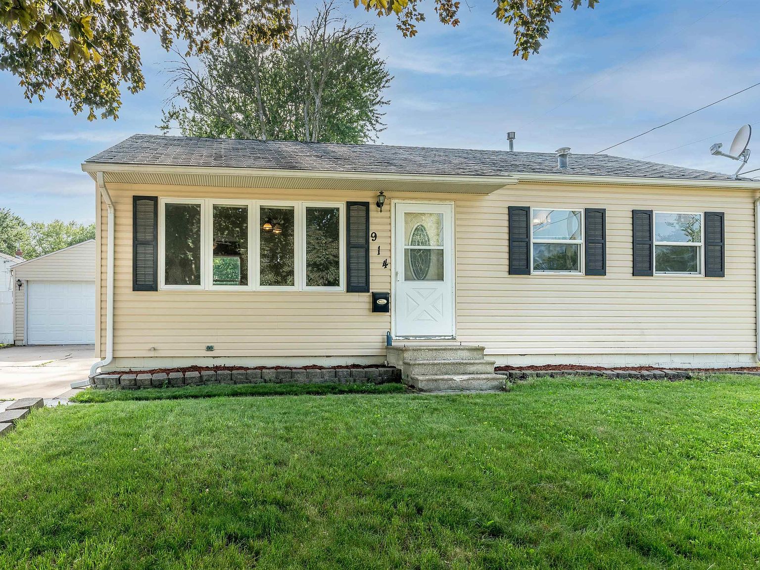 914 Oregon St, Waterloo, IA 50702 | Zillow