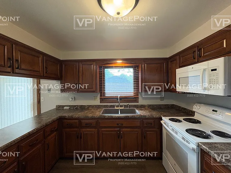 1217 Driftwood Dr — Photo 4
