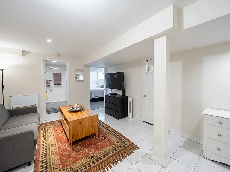 26 Rockvale Ave #BASEMENT — Photo 1