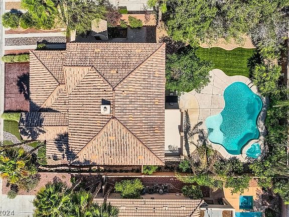 2nd image of 9569 Verneda Ct