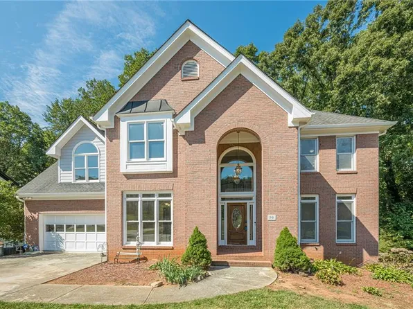 90 Cross Creek Dr, Lilburn, GA 30047