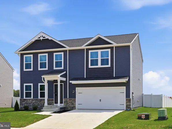 111 Salute Cir, Martinsburg, WV 25405