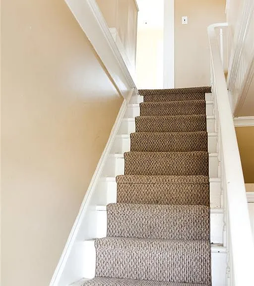 1 Frazer St #UPPER — Photo 2