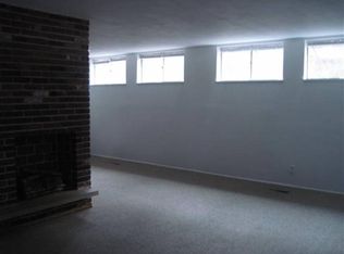 1 Briargate Ln APT 4, Belleville, IL 62223