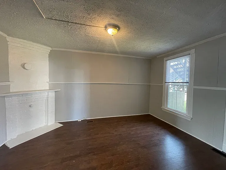 209 C St — Photo 4