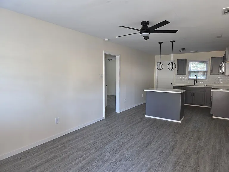730 Dantzler St NE — Photo 2