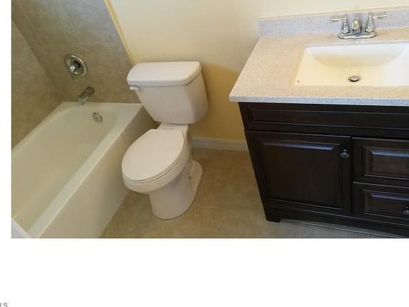 2nd image of 1103 SE 19th St