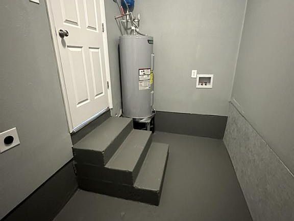5th image of 651 E 41st Pl N