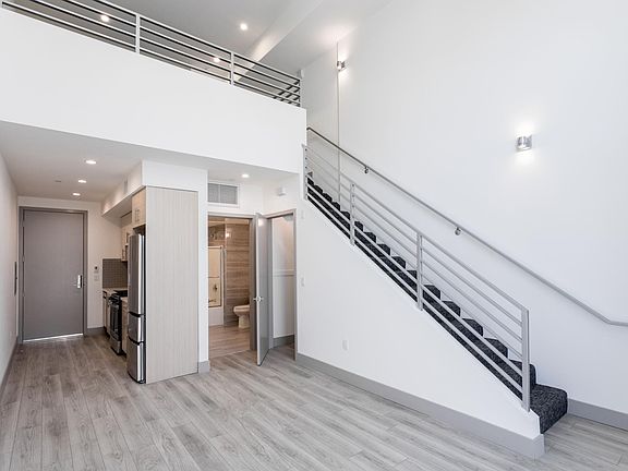 4th image of 1039 S Hobart Blvd #210