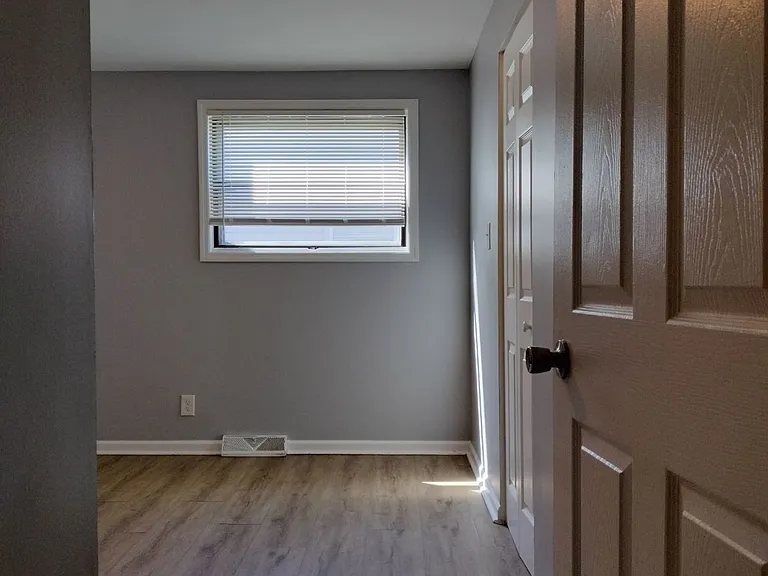 11540 S Peoria St — Photo 16