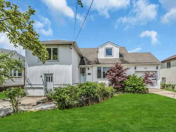 233 Harrison Avenue, Island Park, NY 11558