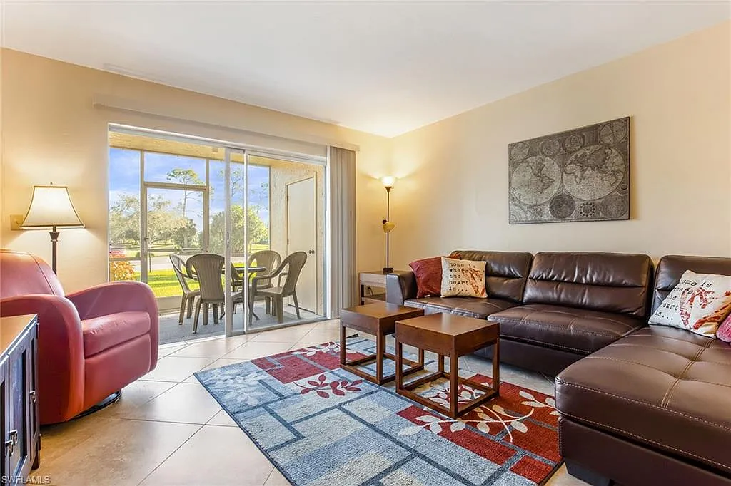 2 bed, 2.0 bath, 1135 sqft, $4,800 — Photo 2