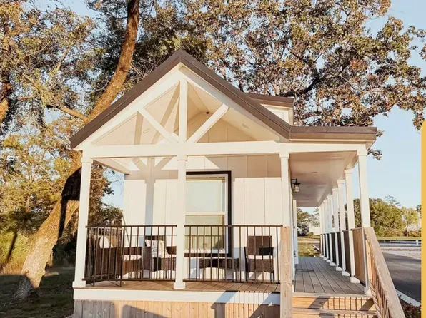 50 County Road 3227 #1, Mount Pleasant, TX 75455