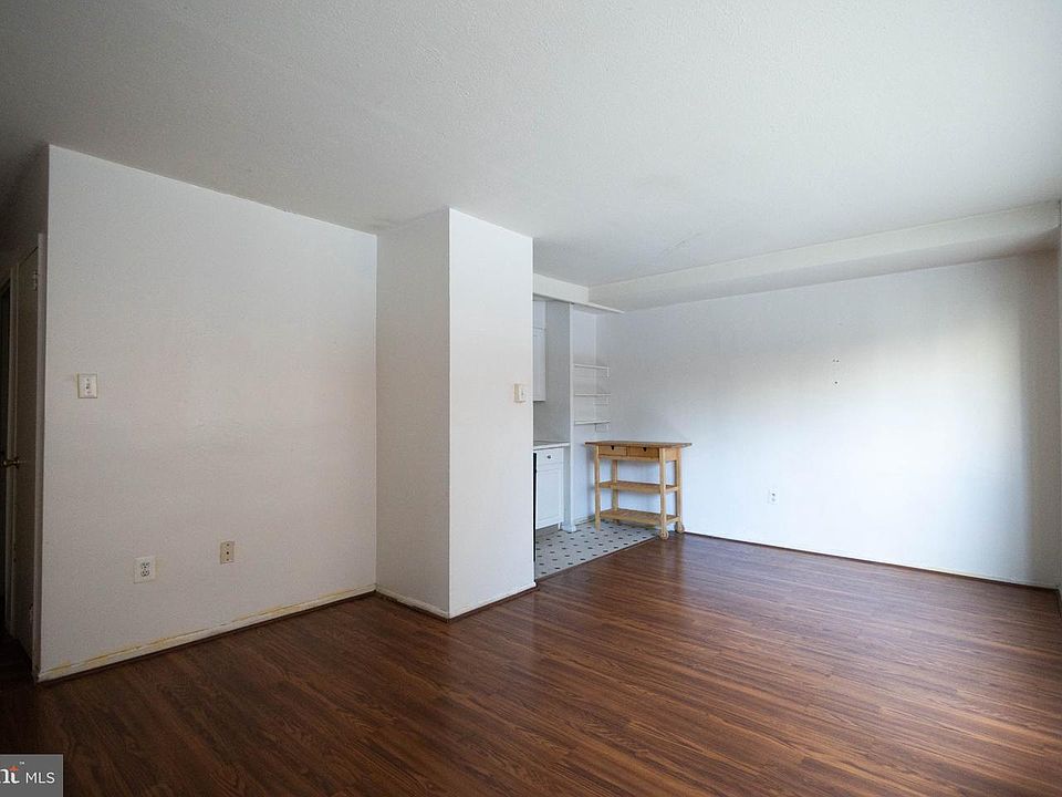 1st image of 2101 Chestnut St Unit 401