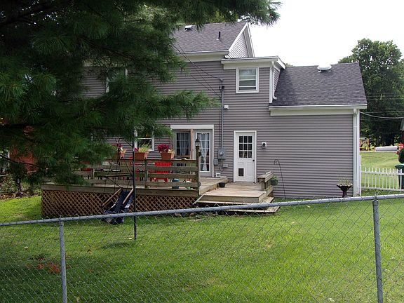 3rd image of 660 Linda Ave
