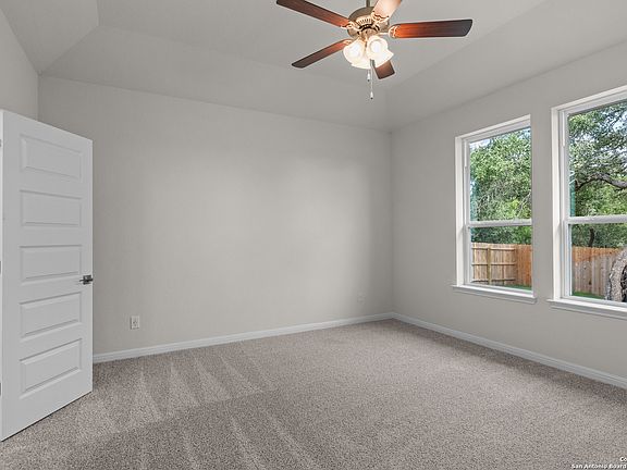 3rd image of 327 Cowboy Knoll