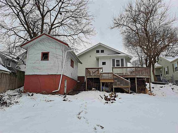 2nd image of 540 N Chicago Ave