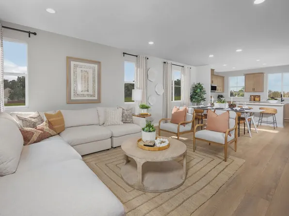 357 Liberty Way, Oceanside, CA 92057