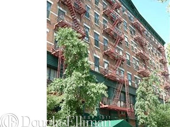 5th image of 99 Bank St APT 3Q