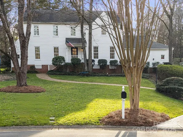 5421 Woodcreek Dr, Charlotte, NC 28226