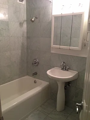 Rented by Manhattan Residential Group | media 23