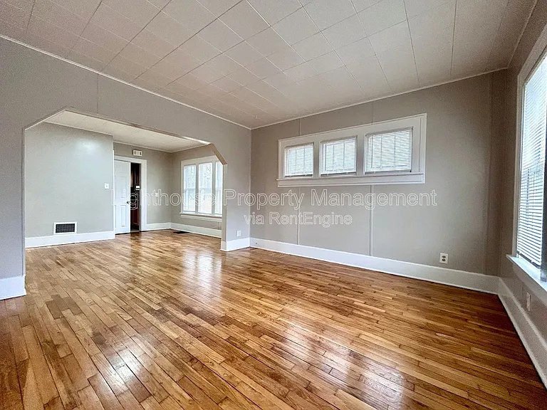 2174 Continental St — Photo 10