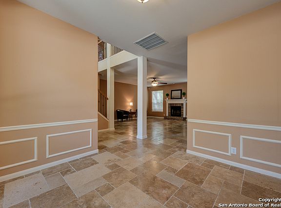 4th image of 10 Bentwood View Dr