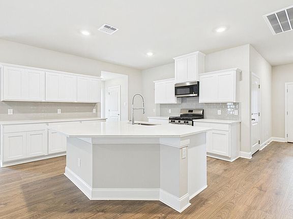 4th image of 114 Top Ridge Rd