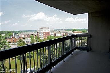 Huge covered Balcony with wonderful panoramic views of Falls Church and Washington DC..see how close you are