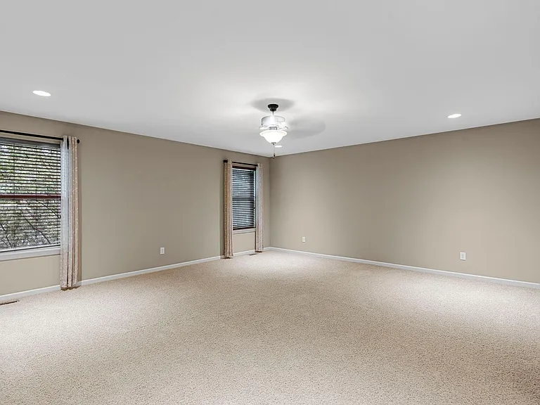 615 Derby Way Dr — Photo 44