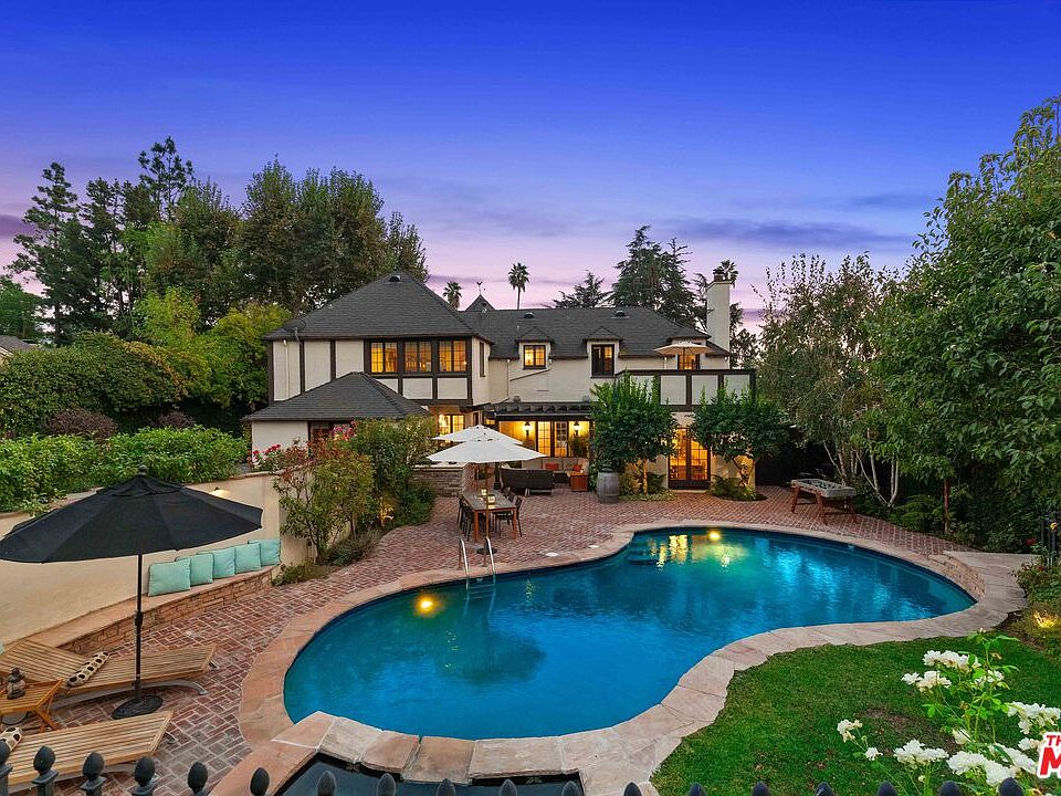 1st image of 1585 E Altadena Dr