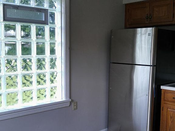 3rd image of 4042 W 140th St