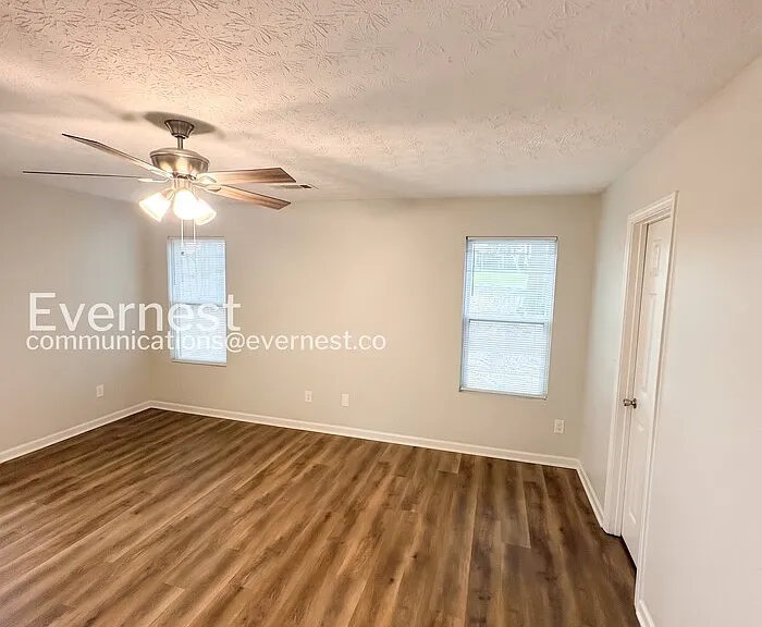 908 Castle Ct — Photo 11