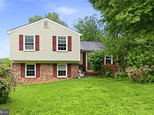 5141 Bradfield Dr, Annandale, VA 22003