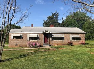 2709 Lebanon Rd, Pendleton, SC 29670