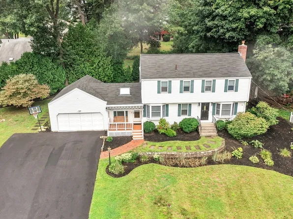 32 Fort Meadow Dr, Hudson, MA 01749