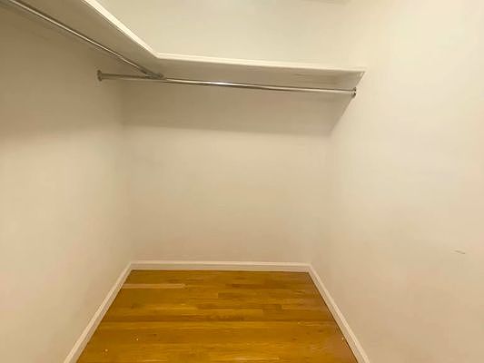 4th image of 229 E 53rd St #5K