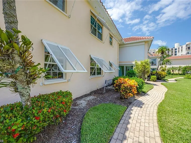 3070 Gulf Shore Blvd N #103 — Photo 33