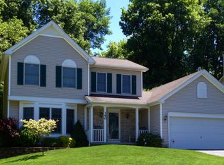 190 Willow Creek Ln, Rochester, NY 14622