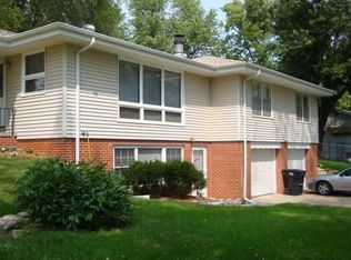 1003 S Adams St, Papillion, NE 68046