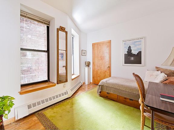 4th image of 316 W 47th St APT 2R
