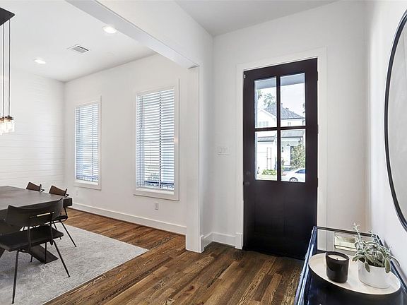 3rd image of 2809 Old Pecan Grove Ln