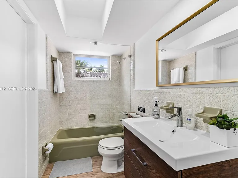 816 Polk St — Photo 24