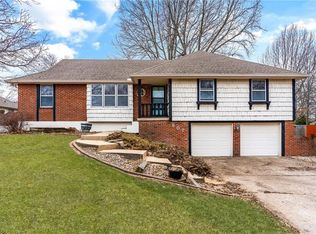 607 SW Graff Way, Lees Summit, MO 64081