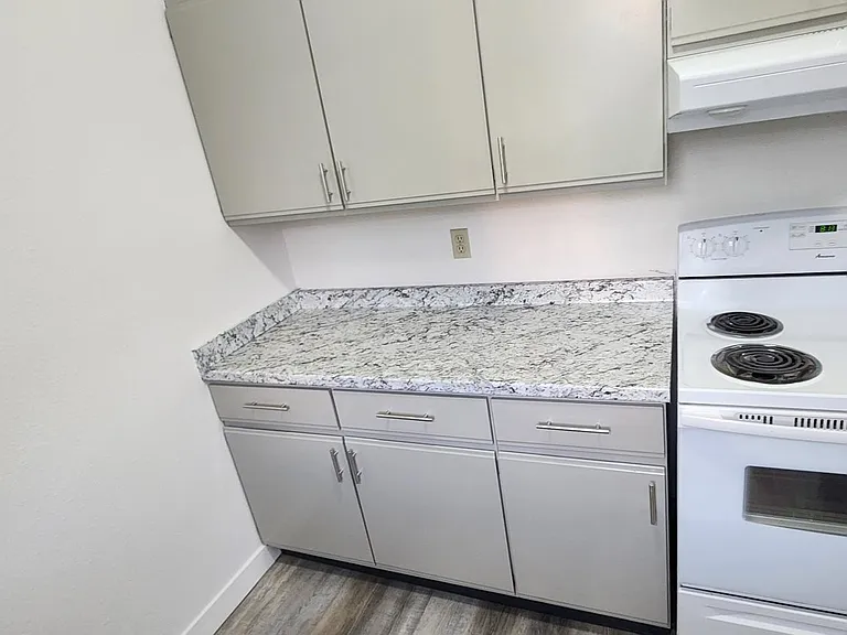 611 Lind Ave #204 — Photo 6