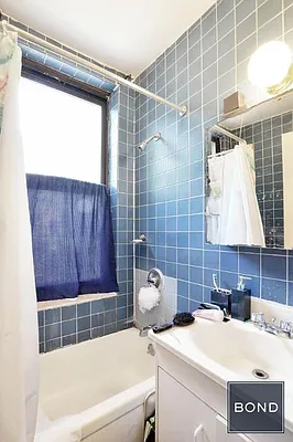 Rented by Bond New York | media 25