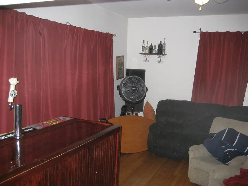4 bed, 1550 sqft, $4,800 — Photo 2